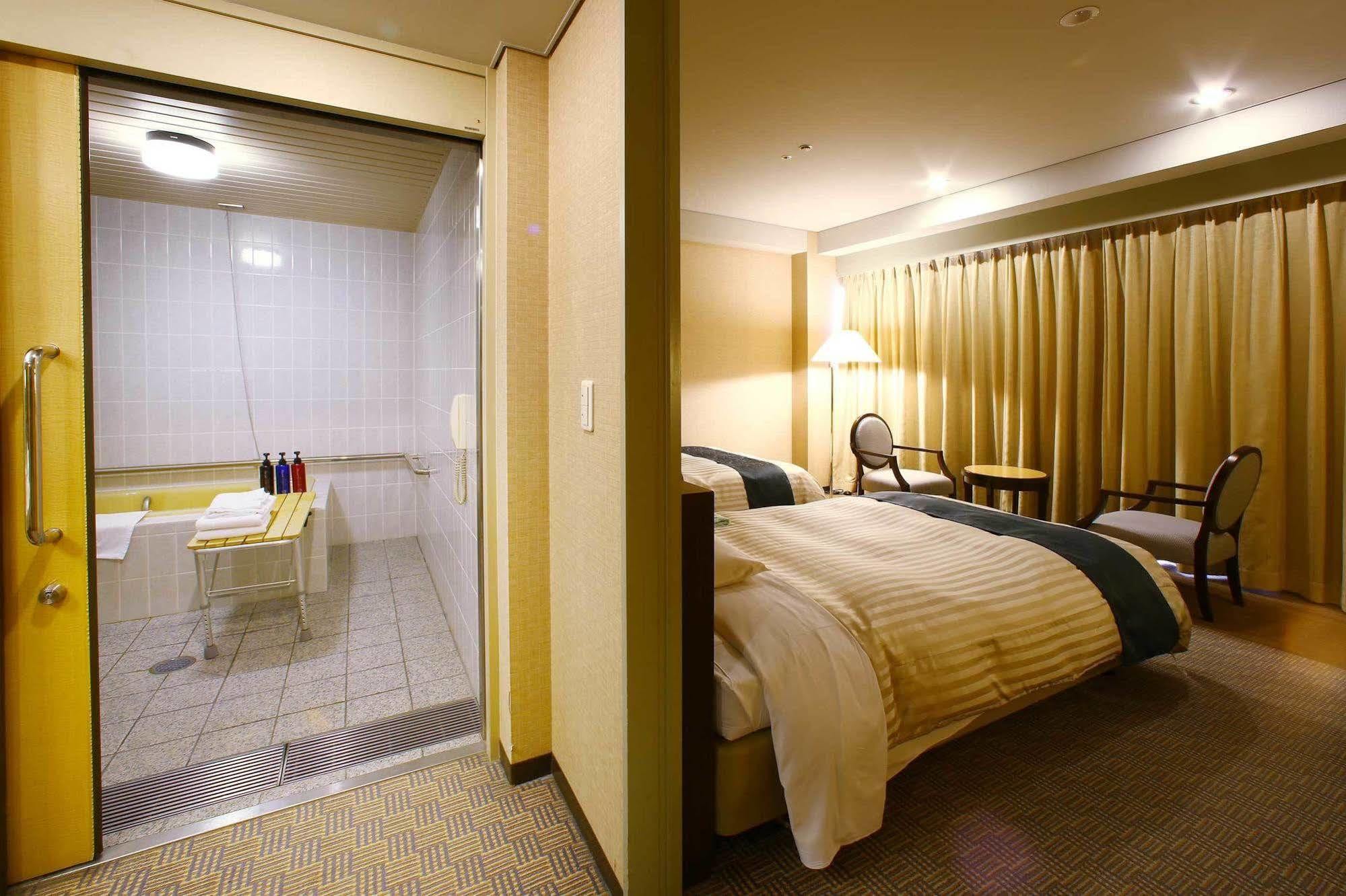 פוקואוקה Kkr Hotel Hakata מראה חיצוני תמונה