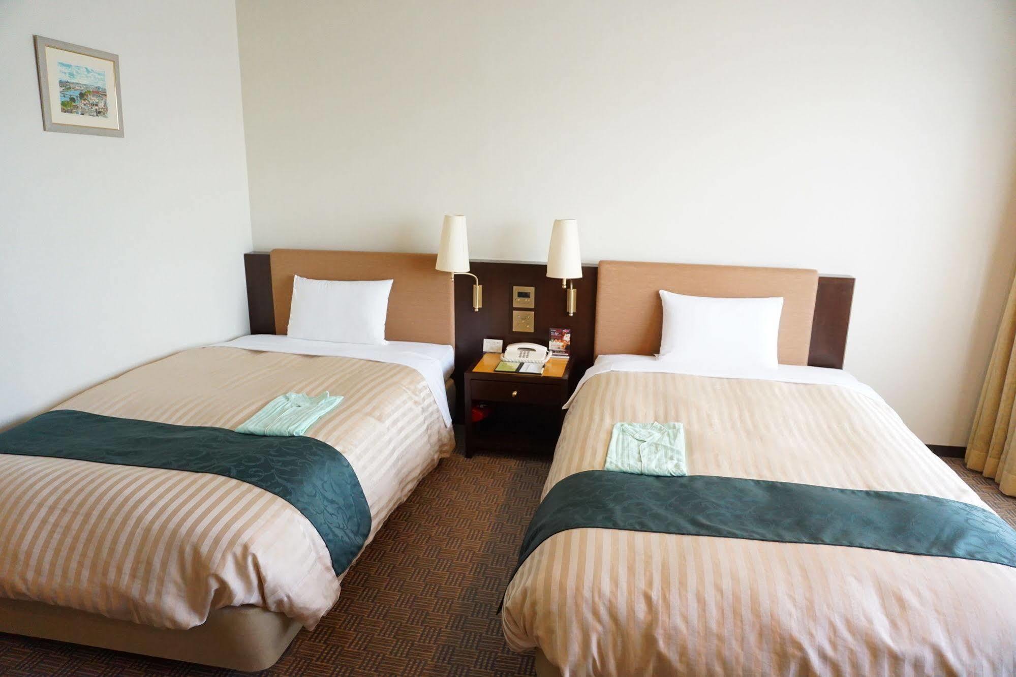 פוקואוקה Kkr Hotel Hakata מראה חיצוני תמונה