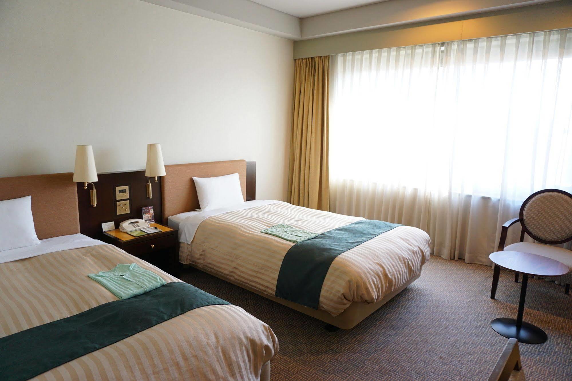 פוקואוקה Kkr Hotel Hakata מראה חיצוני תמונה